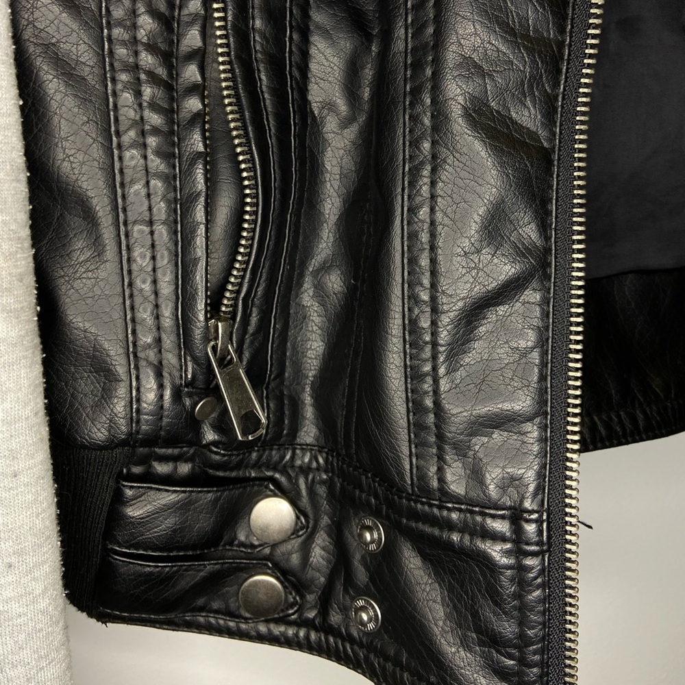 Leather vest hoodie - Picture 3 of 5